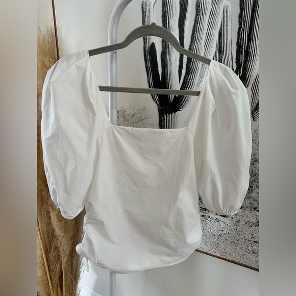 Crisp white top from Zara in size small. Stretchy, square neck, puff sleeves. - Picture 4 of 13